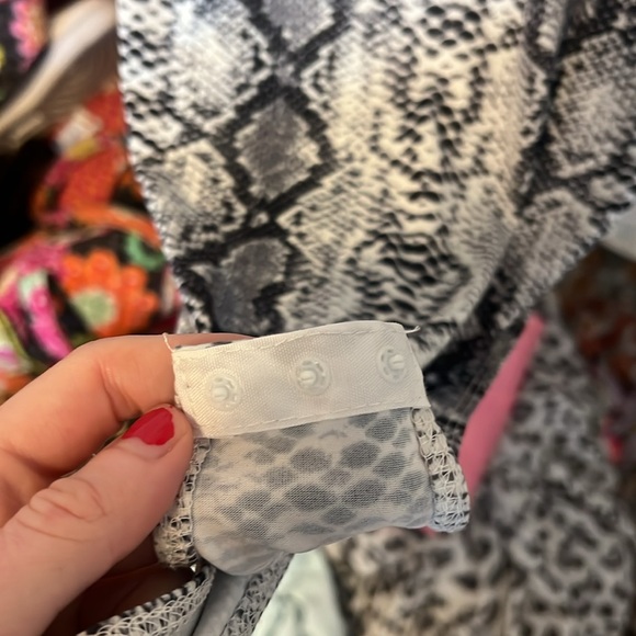 Bodysuit! - Picture 5 of 7